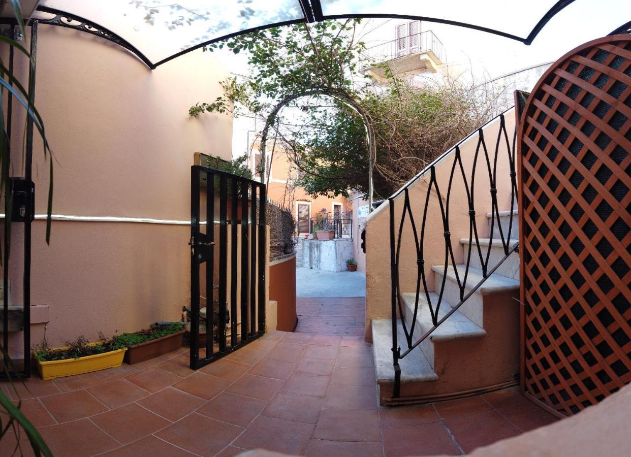 Locanda Dal Genovese La Maddalena  Exteriér fotografie