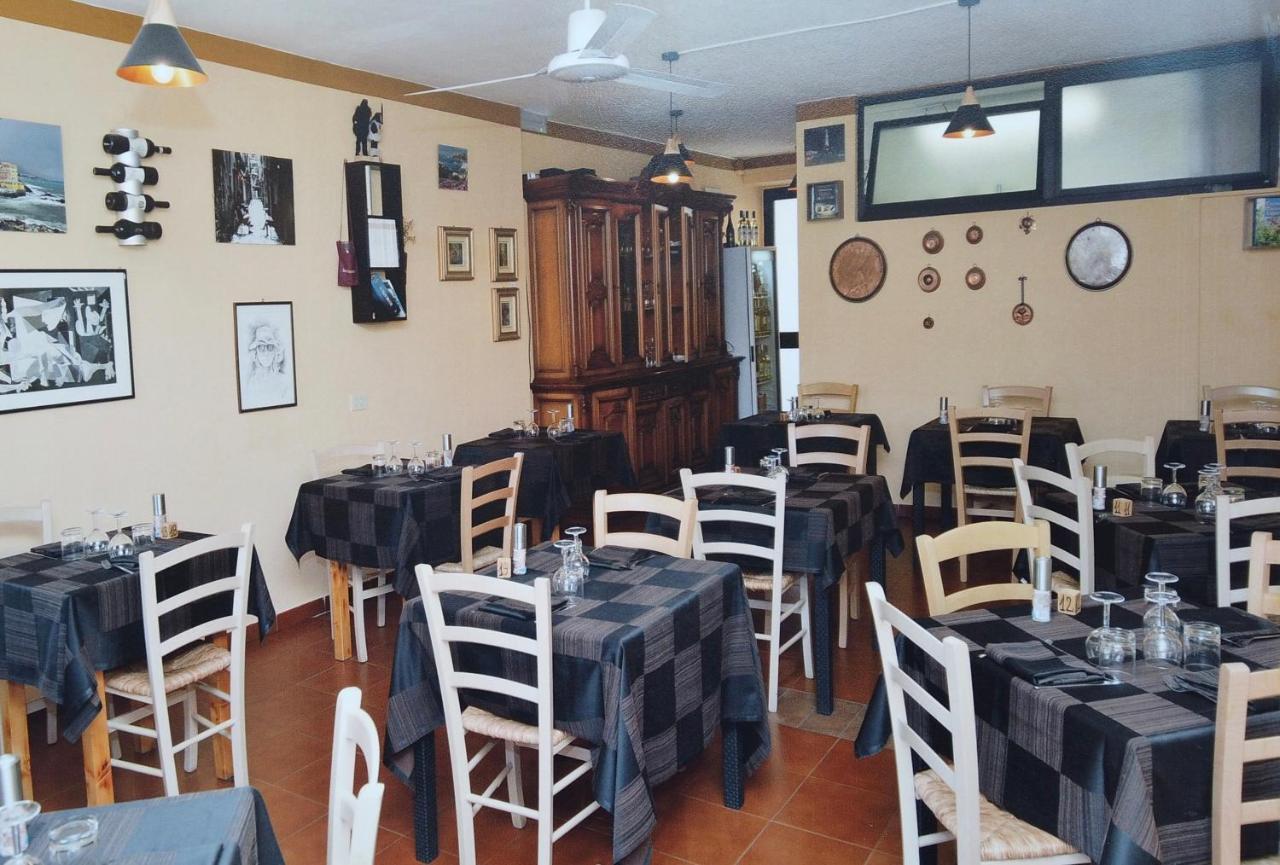Locanda Dal Genovese La Maddalena  Exteriér fotografie